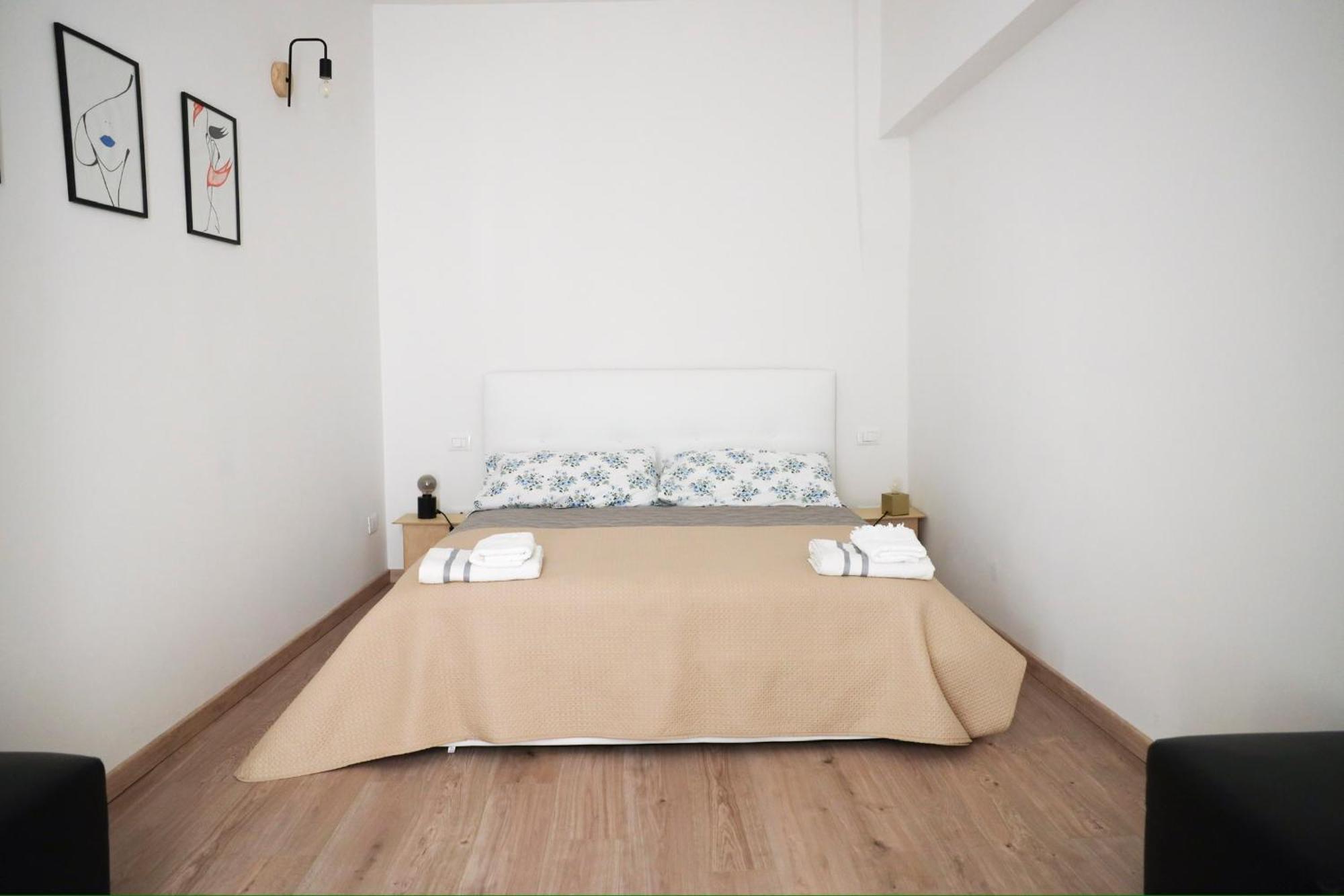 Urban Corner House Apartment Bologna Bagian luar foto