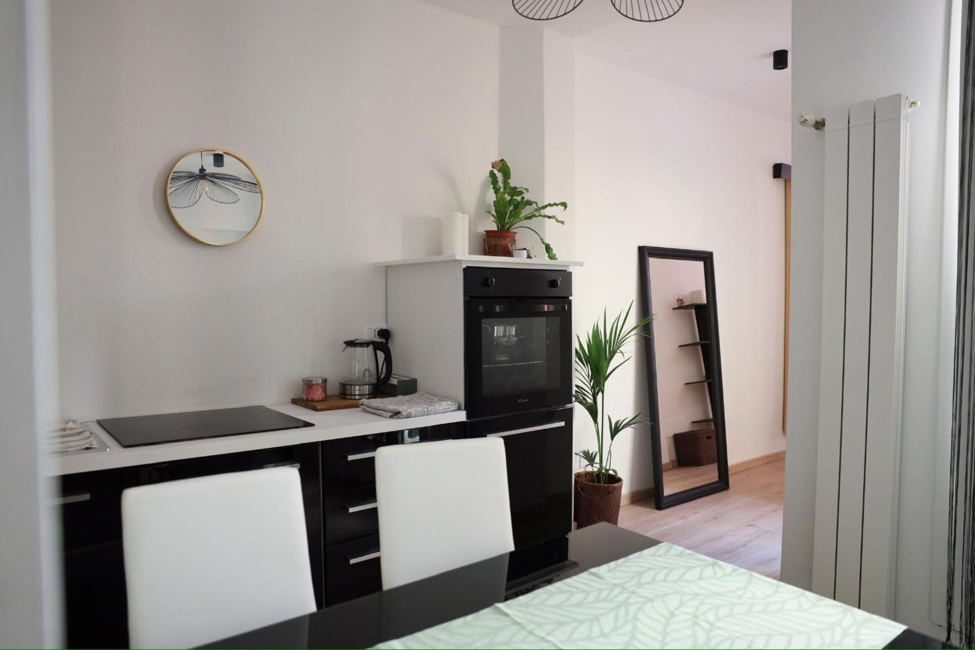 Urban Corner House Apartment Bologna Bagian luar foto