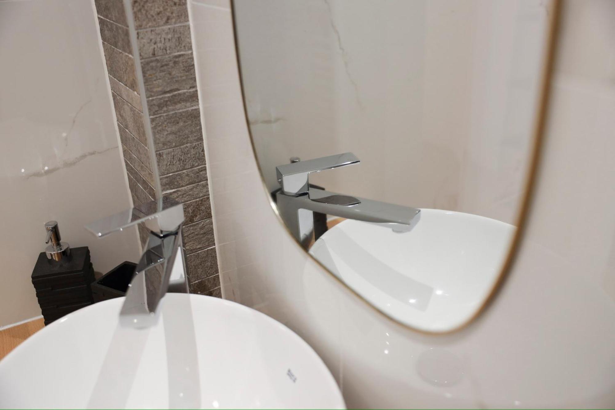 Urban Corner House Apartment Bologna Bagian luar foto